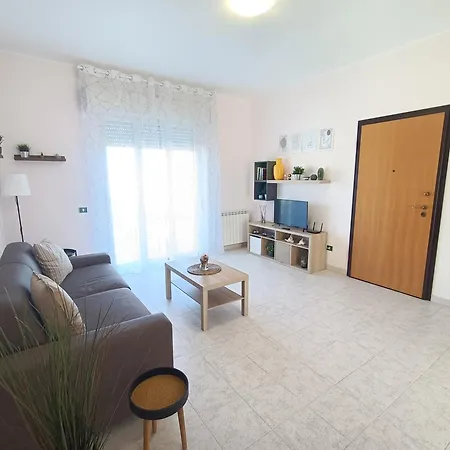 Family - Free Parking Car Apartment Syracuse