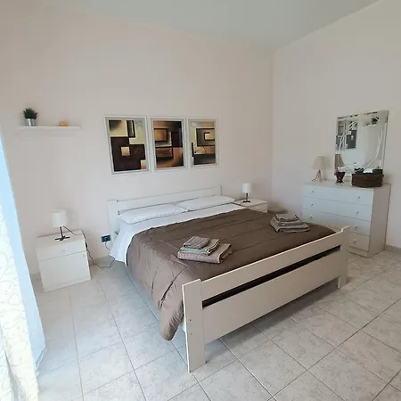 Family - Free Parking Car Apartment Syracuse